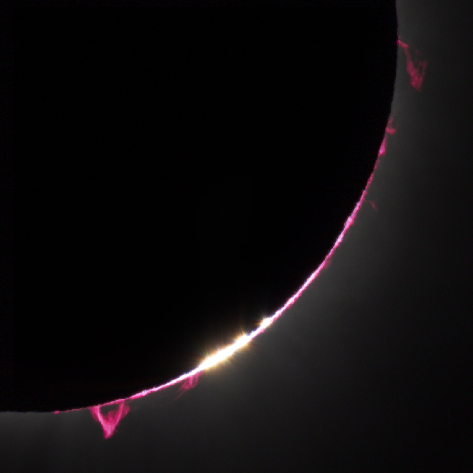 Eclipse 2024 bailys beads and prominences
