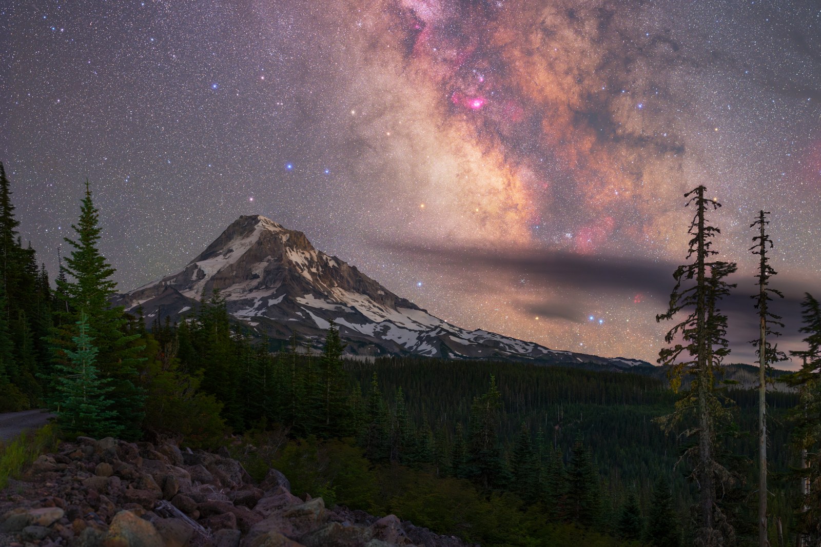 Milky way core over mount hood