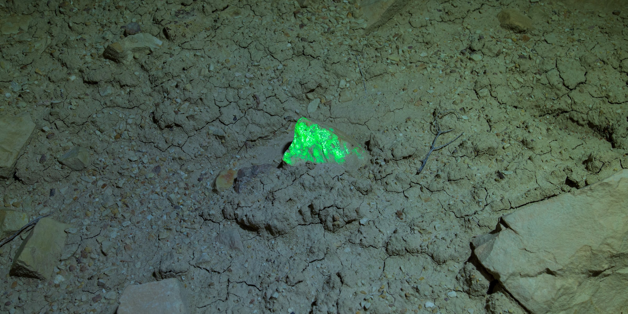 Rock detail 1 under mixed visible and ultraviolet light